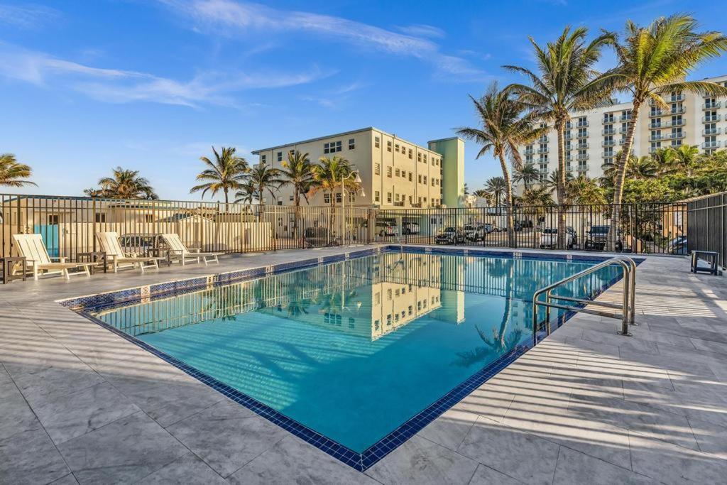 Beachfront & Pool Near Marriott Hollywood Beach Exteriör bild