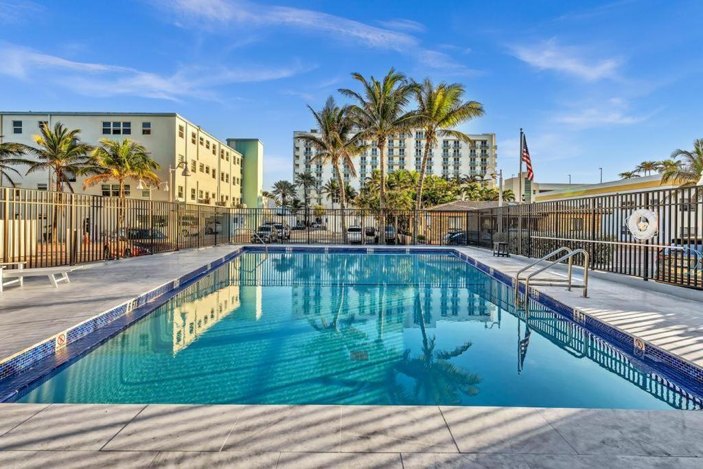 Beachfront & Pool Near Marriott Hollywood Beach Exteriör bild