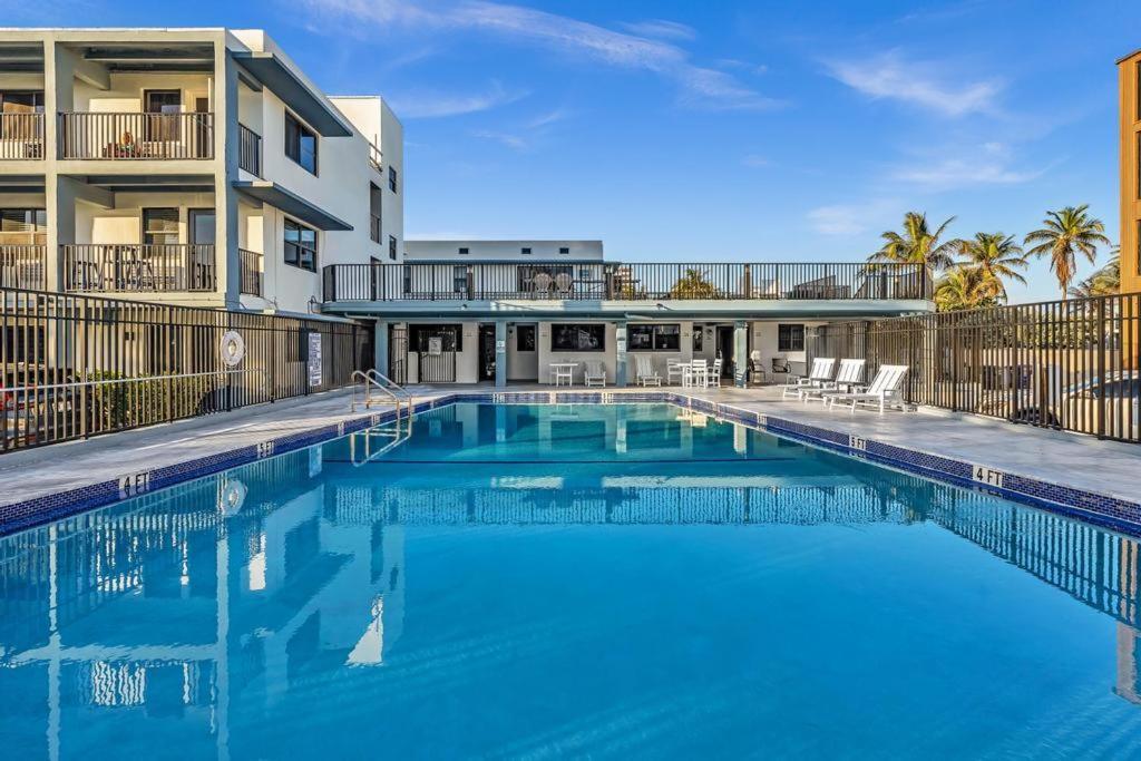Beachfront & Pool Near Marriott Hollywood Beach Exteriör bild